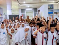 Puluhan Siswa SDIT Insan Rabbani Antusias Belajar di Kantor Bupati, Irwan Jadi Tokoh Inspirasi