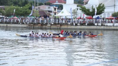 Perahu Naga Hari Jadi ke-23 Lutim Sukses Digelar, Juara Dapat Bonus dari Bupati