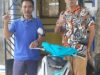 Pemdes Lampenai Serahkan Motor Operasional Keagamaan untuk Pdt Gereja Maranatha