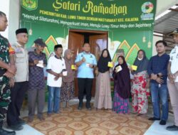 Bupati Irwan Serahkan Bantuan Kartu Lansia 2026 di Dua Kecamatan