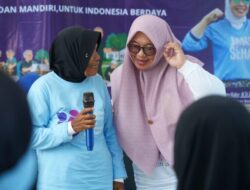Penuh Tawa dan Kebersamaan, Ratusan Lansia Senam Sehat Bersama Wabup Puspawati