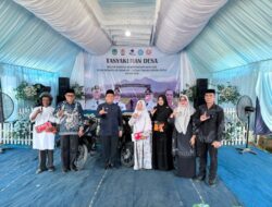 Hadiri HUT ke-14 Desa Wonorejo Timur, Bupati Irwan Serahkan Motor Dinas kepada Petugas Keagamaan