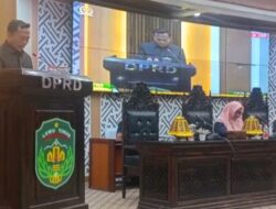 Ambrosius Bacakan Jawaban Fraksi PDIP Terhadap Ranperda Pemberdayaan Tenaga Kerja Lokal dan Pemberdayaan Petani