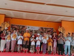 Penuh Khidmat, Pj Kades Pepuro Barat Hadiri Pentas Seni, Penamatan Widyalaya, dan Purnabakti Pembimas Hindu Sulsel