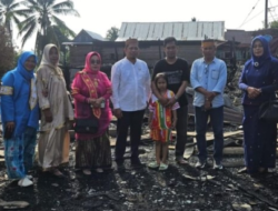 Usai Hadiri Puncak Hari Jadi Kabupaten Luwu Timur, Rusdi Layong Kunjungi Korban Kebakaran di Angkona