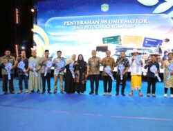 Pemkab Lutim Serahkan Bantuan Kendaraan Roda Dua kepada 98 Petugas Keagamaan