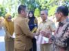 Bupati Irwan Serahkan SK Pensiun 14 ASN Purna Bhakti, 2 Diantaranya Kepala Dinas