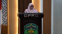 Wabup Puspawati Sampaikan Jawaban Bupati atas Pemandangan Umum Fraksi-Fraksi DPRD Lutim