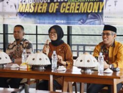 Kadis Kominfo-SP Bekali Pengurus PKK dan Aparat Desa Balantang Keterampilan Public Speaking