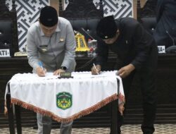 Bupati dan Ketua DPRD Lutim Tandatangani Kesepakatan Perubahan KUA-PPAS 2026