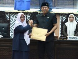 Wabup Puspawati Serahkan Ranperda Perubahan APBD 2026 ke DPRD Lutim
