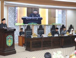 Bupati Irwan Sampaikan Pendapat Akhir Ranperda Penyertaan Modal Perumdam Waemami