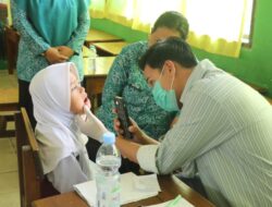 Peduli Kesehatan Anak, TP PKK Lutim Gelar Pemeriksaan Gratis di SD 233 Balantang