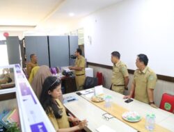 Sidak Singkat Bupati Irwan, Beasiswa Hingga Bersihnya Ruangan Prokopim Jadi Sorotan