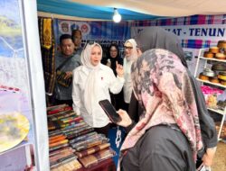 Wagub Sulsel Terpikat Keindahan Kain Taipa, Borong Produk UMKM di Expo Luwu Timur